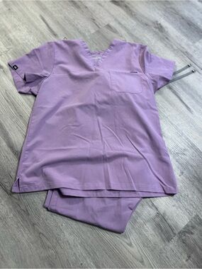 MedGear Scrub Top and Flare Scrub bottoms L